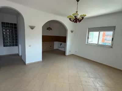 Tirane, jepet me qera zyre Kati 7, 100 m² 550 € (KOMUNA E PARISIT)