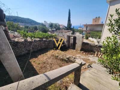 SHITET SHTEPI PRIVATE +TRUALL NE PALASE 82.000 EURO