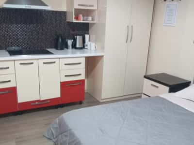 GARSONIERE 25,000 LEKE.PALLATI GRANG