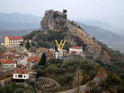 Tirane, shitet toke , 2.200 m² 140.000 € (PETRELE)