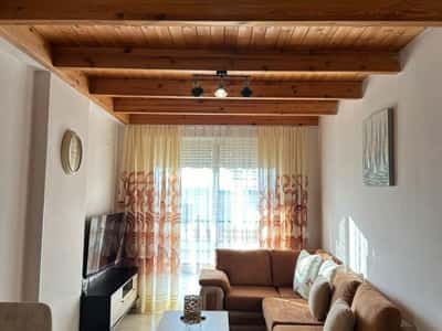 Jepet me qera Duplex , Fresk rruga Shefqet Kuka prane Fizikes Berthamore 500 mije leke te vjetra