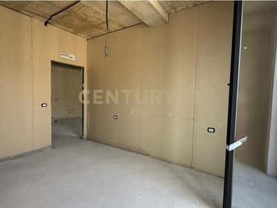 Shitet Apartament 1+1 pran Maternitetit te Ri, tek GOLDEN GATE