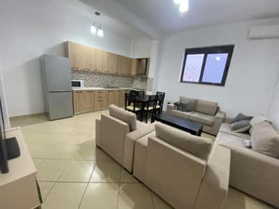 2+1,i mobiluar te bkt sauk i ri,cmimi 450 euro