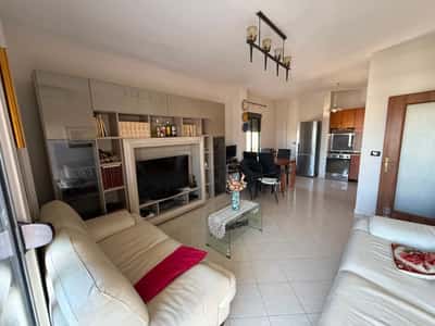 Shitet apartament 3+1+2ballkone +2 tualete