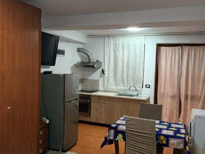Garsoniere me qira  Ali Demi - Ujë + drita të përfshira në çmim !
