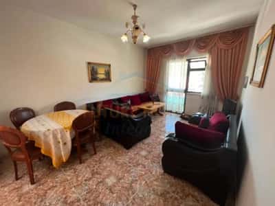 Tirane, shitet shtepi Vile 3 Katshe , 458 m² 500.000 € (Ish tregu elektrik)