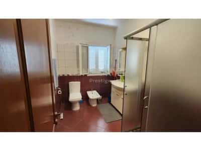 Tirane, jepet me qera apartament 2+1 Kati 2, 120 m² 550 € (Vilat Gjermane)