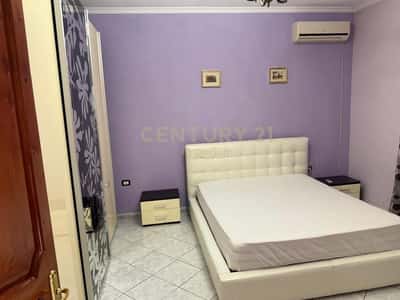 Jepet me qira apartament 2+1– Kati i dyte i nje vile ne Kombinat.