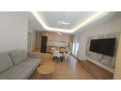 Tirane, jepet me qera apartament 2+1+Aneks+Ballkon Kati 8, 97 m² 1.000 € (Materniteti i Ri)