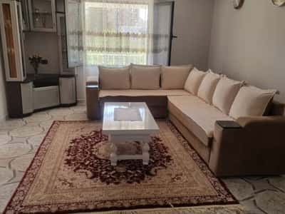 Jepet me qera shtepi private + oborr + parkim ne Ali Dem F  ID 5518