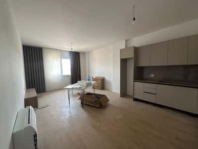 Jepet me qera apartament 1+1 ne Kamez