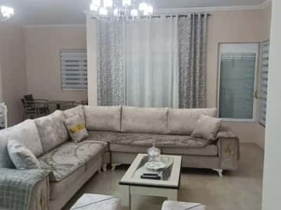 Tirane, jepet me qera apartament 3+1 Kati 2, 120 m² 600 € (Shkozë)