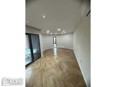 Zyre me Qira tek Unaza e Re, Oasis Residence 2
