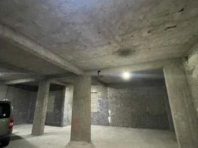 MAGAZINE ME QERA 130 M2 YZBERISHT 50.000 LEKE FH-92157