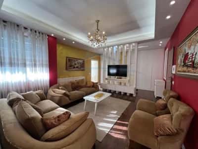 Tirane, jepet me qera apartament 1+1+Verandë Kati 8, 550 € (Ish Dogana)
