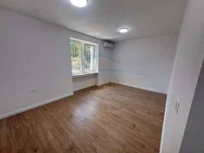 Tirane, jepet me qera apartament Kati 2, 75 m² 700 € (Stacioni i Trenit)