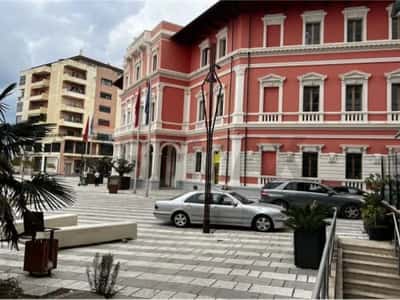 Vlore, jepet me qera ambjent biznesi Kati 0, 64 m² 300 € (Rruga Ali Demi,pran Bashkise, Vlore)