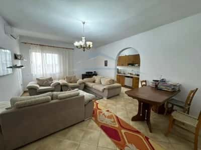 Tirane, shitet apartament 2+1+2 Kati 5, 85 m² 13.000.000 Leke (Porcelan)