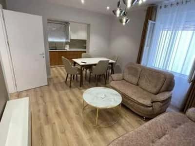 Tirane, Qera Shtepi 1 kateshe private 85 m² , 1000 Euro (Rruga e Kavajes)