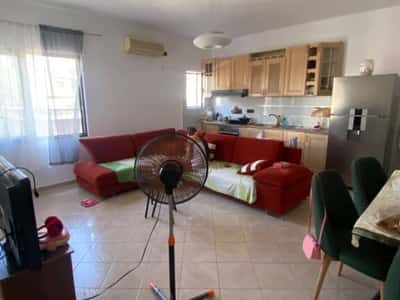 Qera | Shtëpi private 2 + 1 | Rruga Siri Kodra | 700 €/muaj