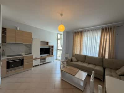 Shitet, Apartament 1+1+3 Ballkone, Shkemb Kavaje, Golem