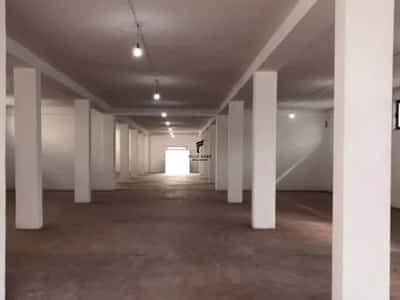 Tirane, jepet me qera magazine Kati 0, 680 m² 2.400 € (VORE)