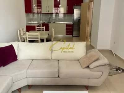 Tirane, jepet me qera apartament 3+1 Kati 2, 142 m² 650 € (KINOSTUDIO)