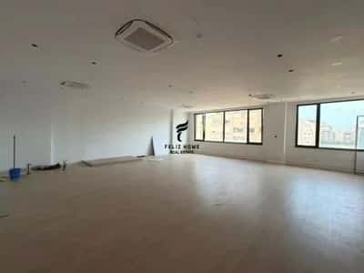 Tirane, jepet me qera ambjent biznesi , 1.200 m² 15.000 € (KINOSTUDIO)