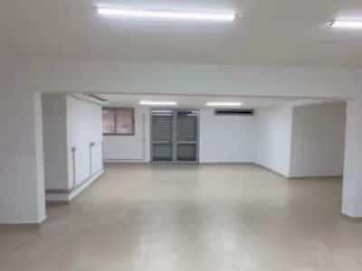 Tirane, jepet me qera magazine Kati -1, 300 m² 1.300 € (YZBERISHT)