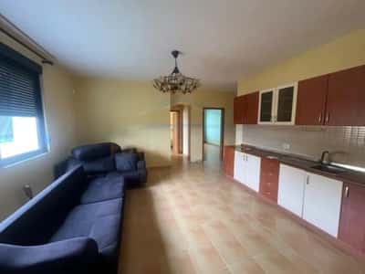 Tirane, jepet me qera apartament 3+1 Kati 6, 120 m² 650 € (Brryli)