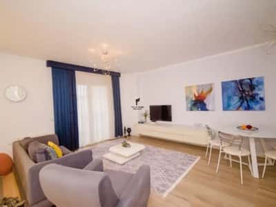 Tirane, jepet me qera apartament 2+1 Kati 5, 105 m² 900 € (BULEVARDI BAJRAM CURRI)