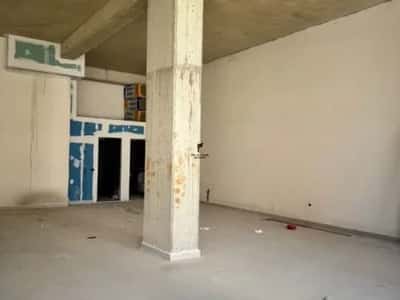 Tirane, jepet me qera dyqan Kati 0, 150 m² 3.000 € (ZOGU I ZI)