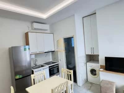 Tirane, jepet me qera garsonier 1+1 Kati 0, 40 m² 400 € (5 Maj)