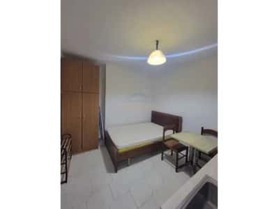 Tirane, jepet me qera Garsoniere, Kati 1, 30 m² (Kongresi Manastirit)