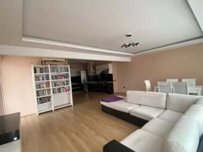Tirane, jepet me qera apartament 2+1 Kati 2, 140 m² 650 € (LAPRAKE)