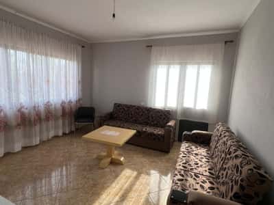APARTAMENT 2+2+2 ME QIRA – KATI I 3-TË I VILËS !!