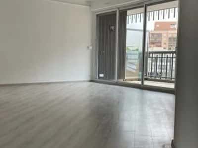 Tirane, jepet me qera dyqan Kati 0, 150 m² 2.300 € (RRUGA E KAVAJES)