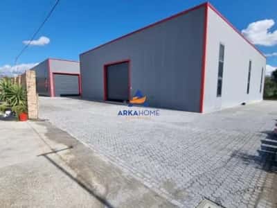 Tirane, jepet me qera ambjent biznesi Kati 0, 500 m² 2.148 €