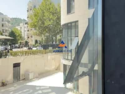 Tirane, shitet ambjent biznesi Kati 0, 129 m² 645.000 €