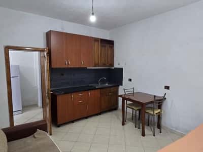 GARSONIERE 28,000 LEKE ISH-FUSHA E AVIACIONIT