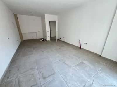 Tirane, jepet me qera zyre Kati 2, 145 m² 1.200 € (Rruga e durresit)