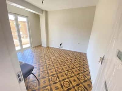 Tirane, jepet me qera zyre Kati 3, 106 m² 800 € (QENDER)