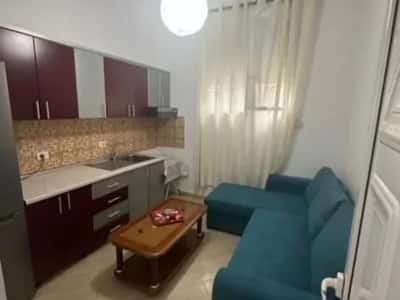 Tirane, jepet me qera apartament 1+1 Kati 1, 40 m² 300 € (Vilat Gjermane)