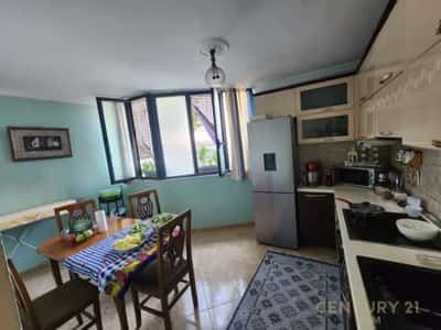 Tirane, jepet me qera apartament 1+1 Kati -1, 70 m² 550 €