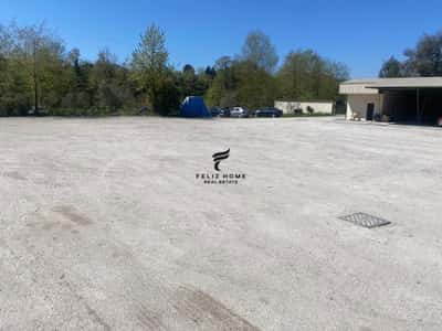 JEPET TOKE +NDERTESE ME QERA  10000 M2 MULLET 10.000 EURO