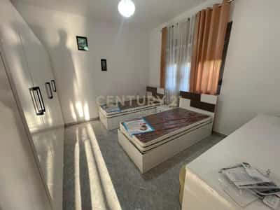 0697603180Jepet me Qira 2+1 , Kati i Dytë i një Shtëpie Priv