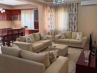 Jepet Penthouse 3+1+2+Verande+Post Parkimi me qira ne Astir, prane Bar Return , Unaza e Re , Yzberisht , Kashar .