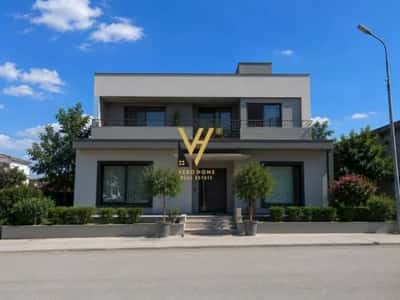 Tirane, shitet hotel Kati 0, 1.537 m² 800.000 € (VORE)