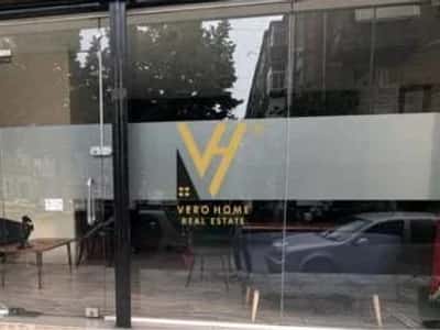 Tirane, shitet dyqan Kati 0, 53 m² 185.000 Euro (ISH EKSPOZITA SOT)