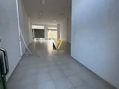 Tirane, shitet dyqan Kati 0, 114 m² 465.000 € (21 DHJETORI)